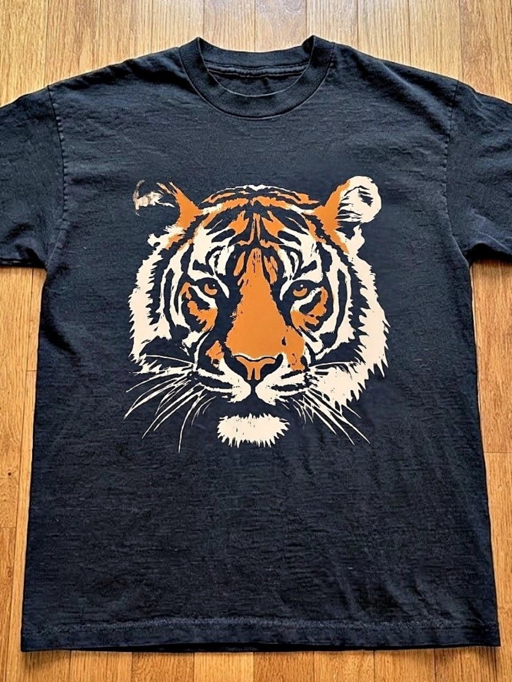 Tiger Face Big Cat Graphic Vintage Black T-Shirt